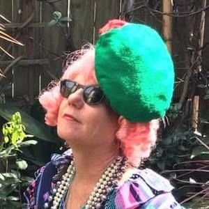 Meet your Posher, Dana